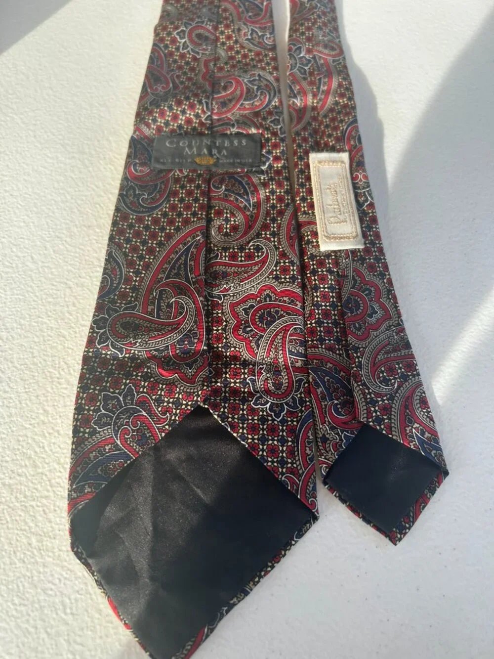 Vintage Countess Mara All Silk Paisley Necktie Red Navy Gold Classic Made in USA